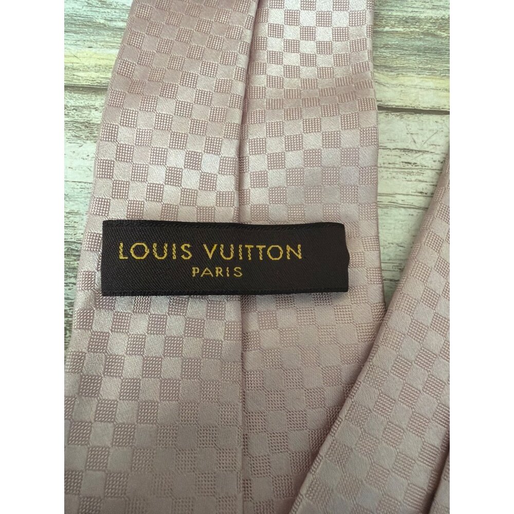 Louis Vuitton Damier 100% Silk Tie Pink LV Logo Silk Made Italy Used w/COA 59" - Picture 8 of 13